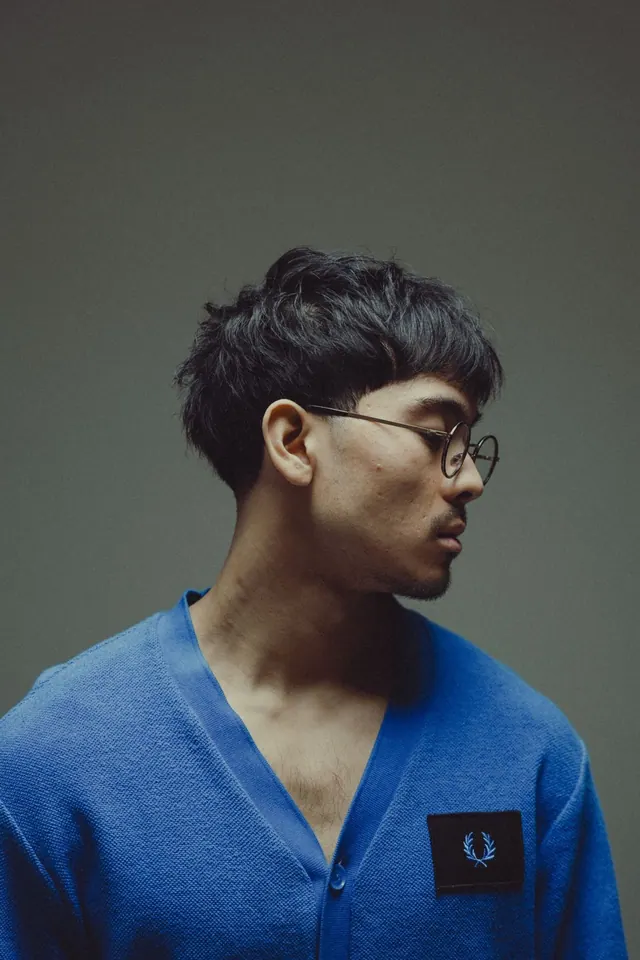 A curtained cut with a taper, in glasses
