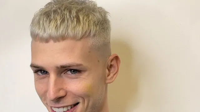 A bleached textured crop